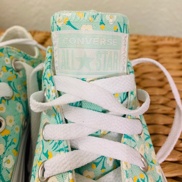 Converse girls floral sneakers - Picture 4 of 7